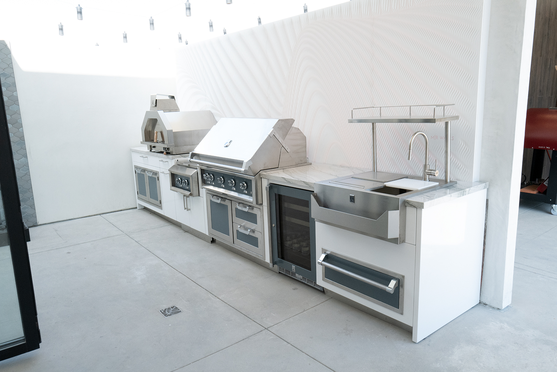 MV Outdoor_Hestan and Moya high angle_05